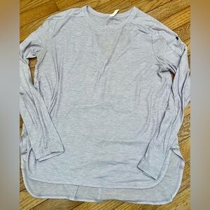 Under Armour Lavender Long Sleeve Shirt M Medium